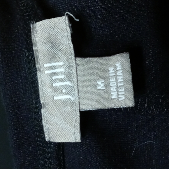 J.Jill Long Maxi Black dress Long Sleeves
80% Rayon 20% WOOL
Size Medium - Picture 7 of 9